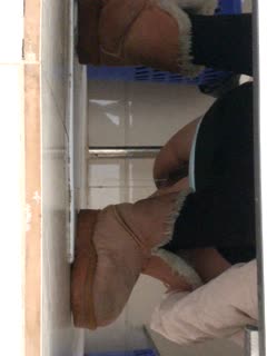 【360稀有资源】香奈儿主题房精选-长相乖巧的学生妹跟男友开房啪啪，男友体力好连续开了三次炮，侧插后入女上各种姿势来一遍，对白清晰视角佳