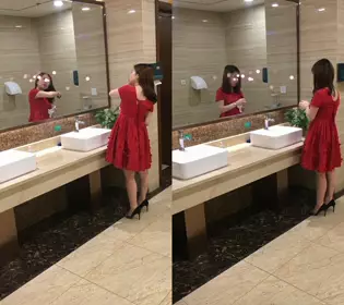 厕拍极品伴娘尿尿,想不到长的挺漂亮,逼那幺黑,果然是人美逼遭罪